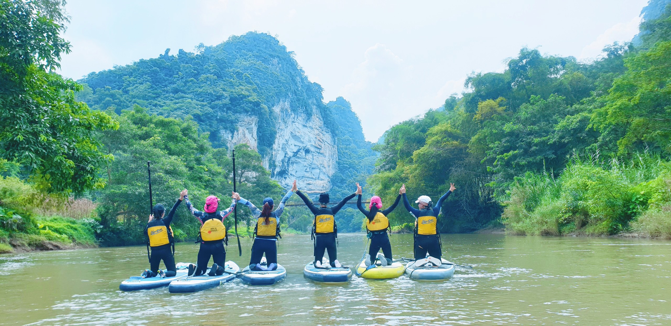 Chèo SUP hồ ba bể