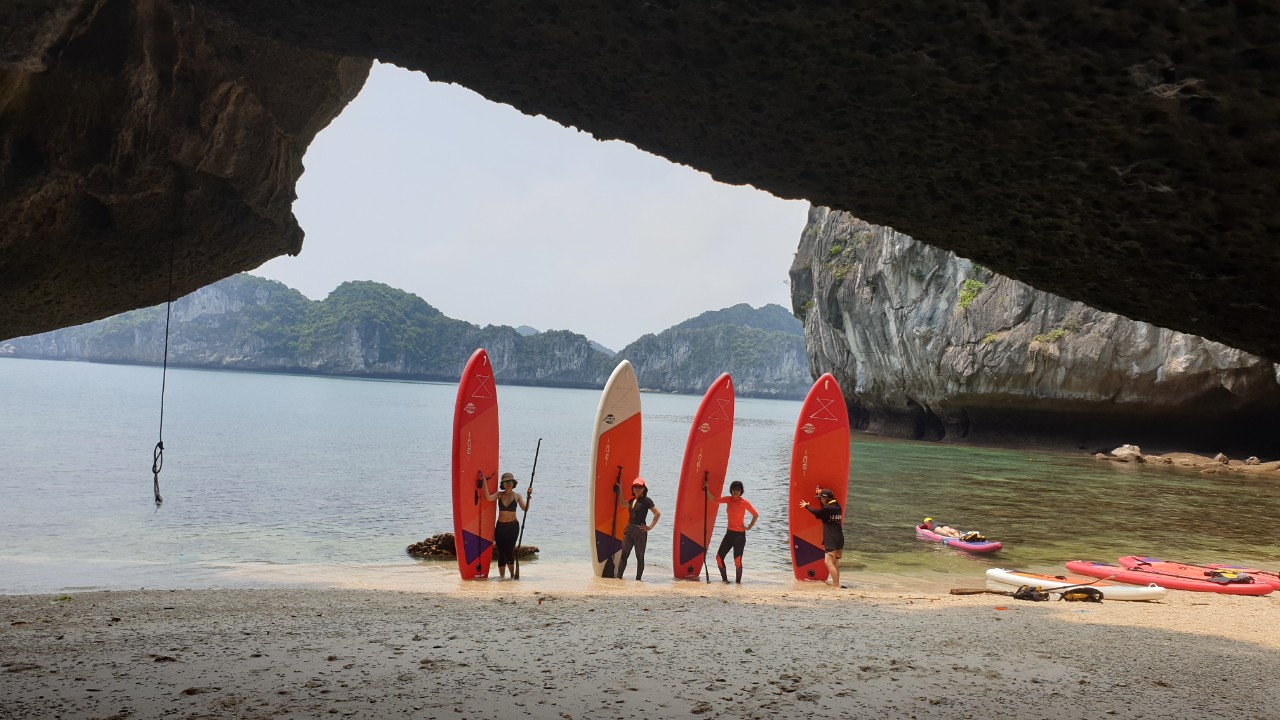 Chèo SUP Vịnh Lan Hạ