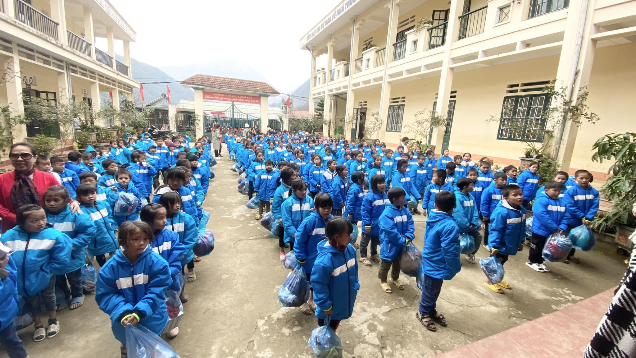 Du lịch tình nguyện San Sả Hồ 1